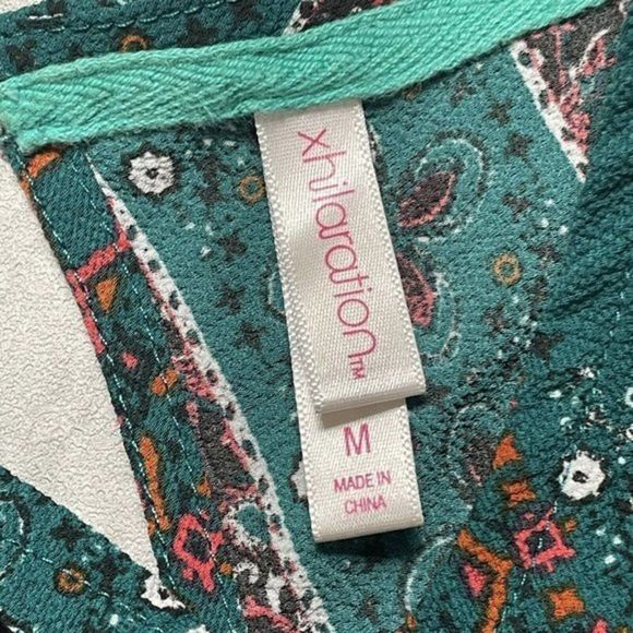 Xhilaration Womens‎ Shirt Blouse Size M Green Embroidered Sleeveless Summer Top - Picture 6 of 9